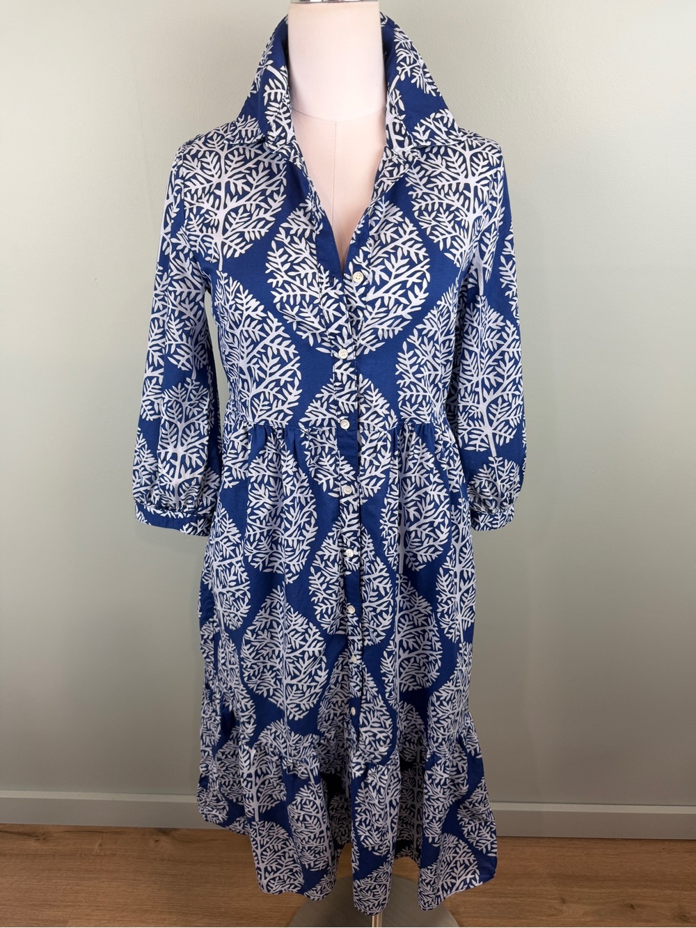 J. McLaughlin Cotton Blue & White floral/tree Printed Midi Shirt Dress XS